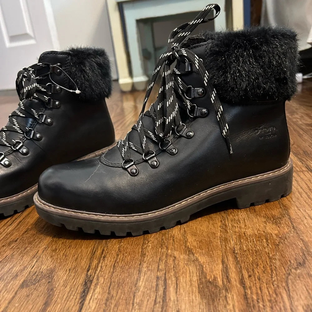 Never worn boots. Great condition - Picture 3 of 5